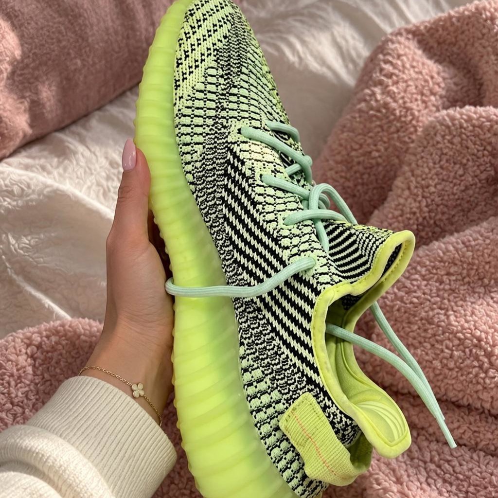 Кроссовки Adidas Yeezy Boost 350 V2