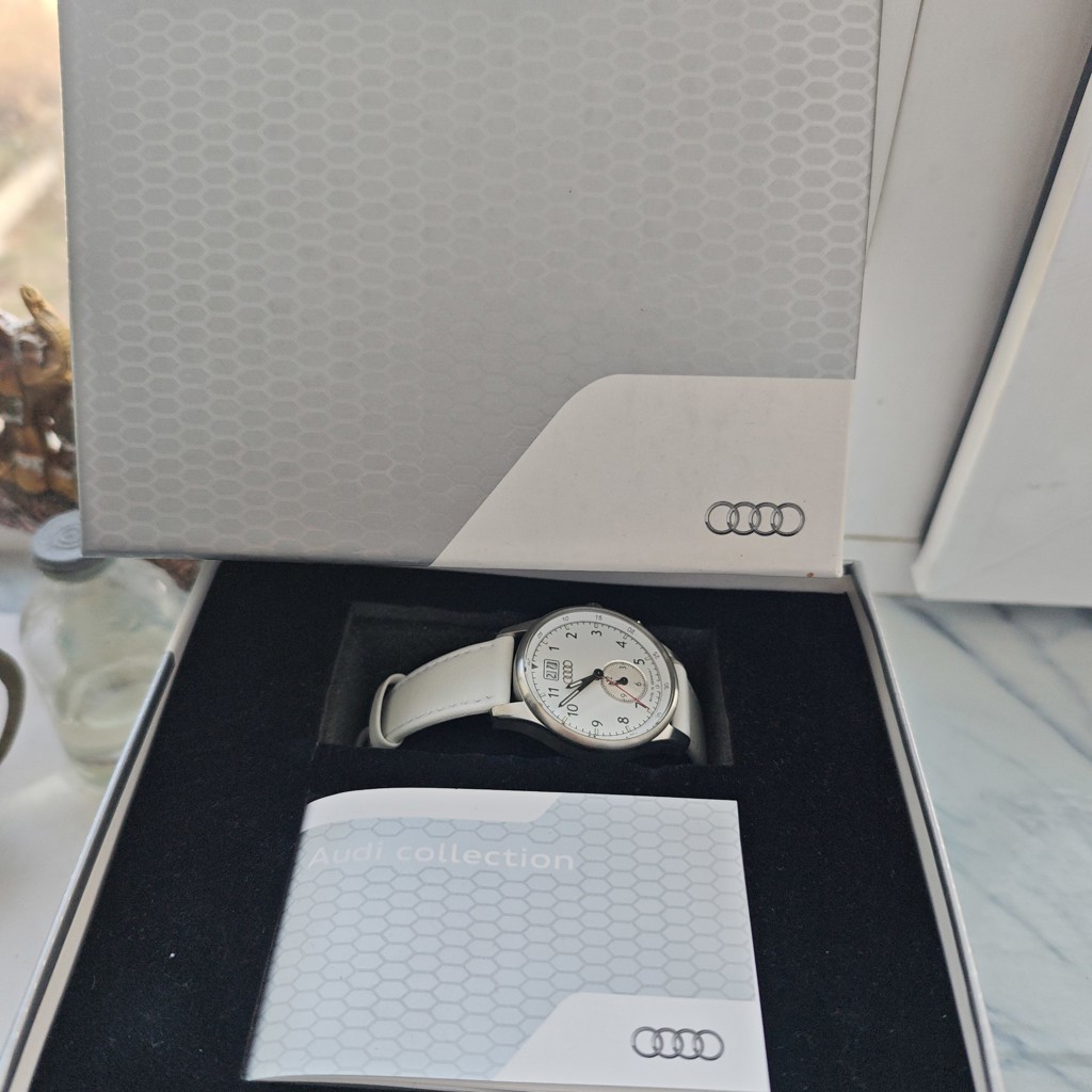 Наручные часы Audi