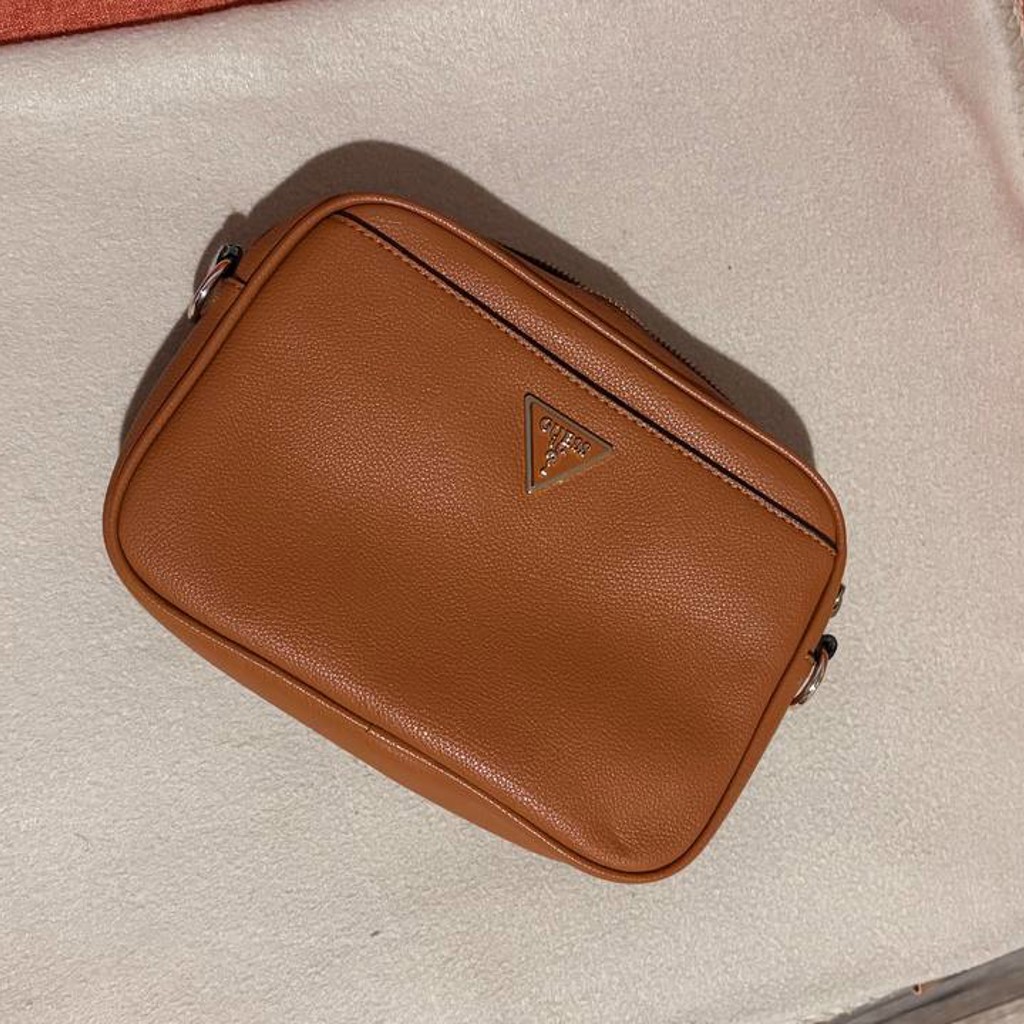 Сумочка Guess