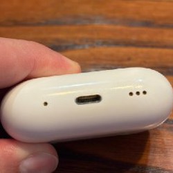 AirPods Pro 2 с кейсом - фото 2