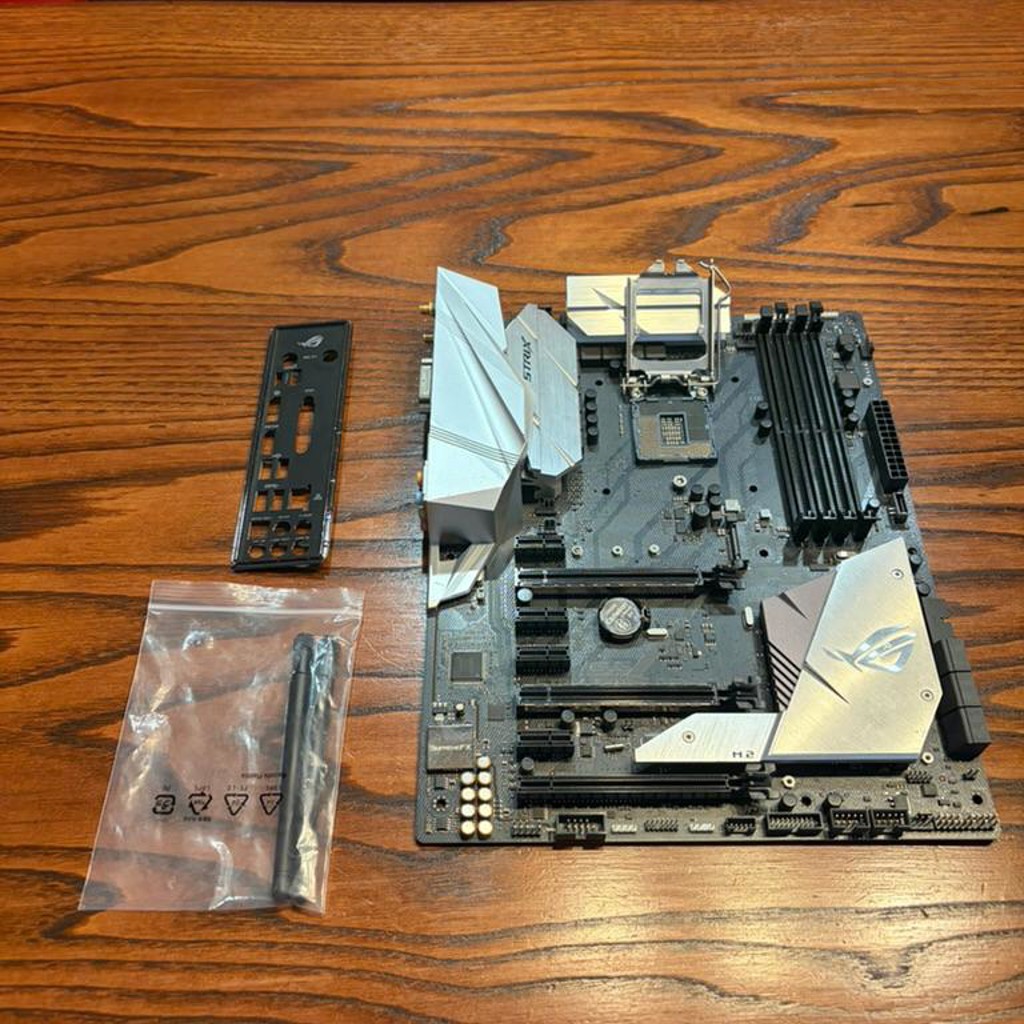 Материнская плата ASUS ROG Strix Z370-E Gaming