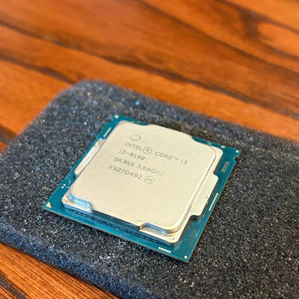Процессор Intel Core i3-8100