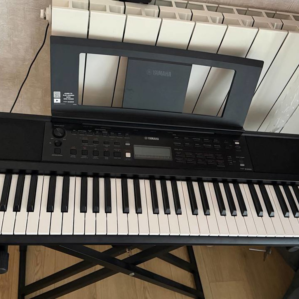 Yamaha PSR-E383 - комплект