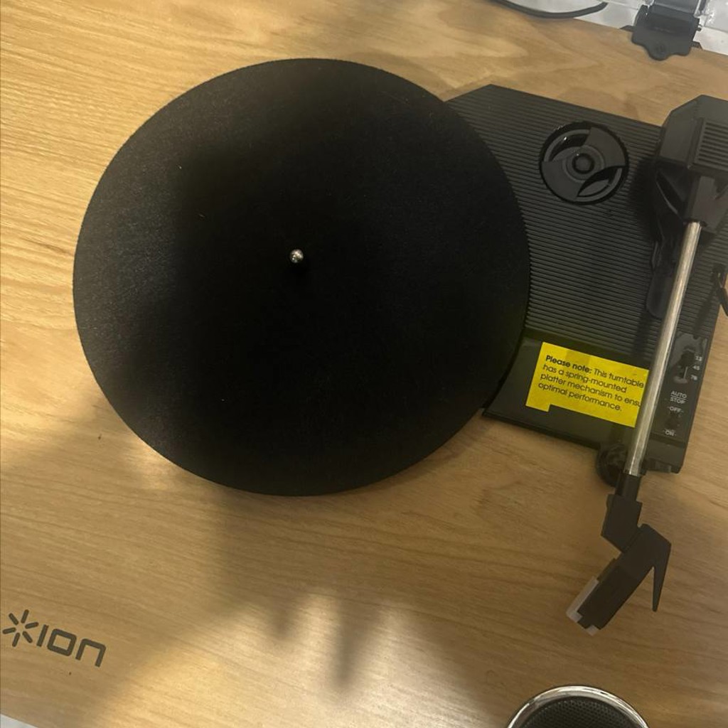 Виниловый проигрыватель ION Audio Max Lp