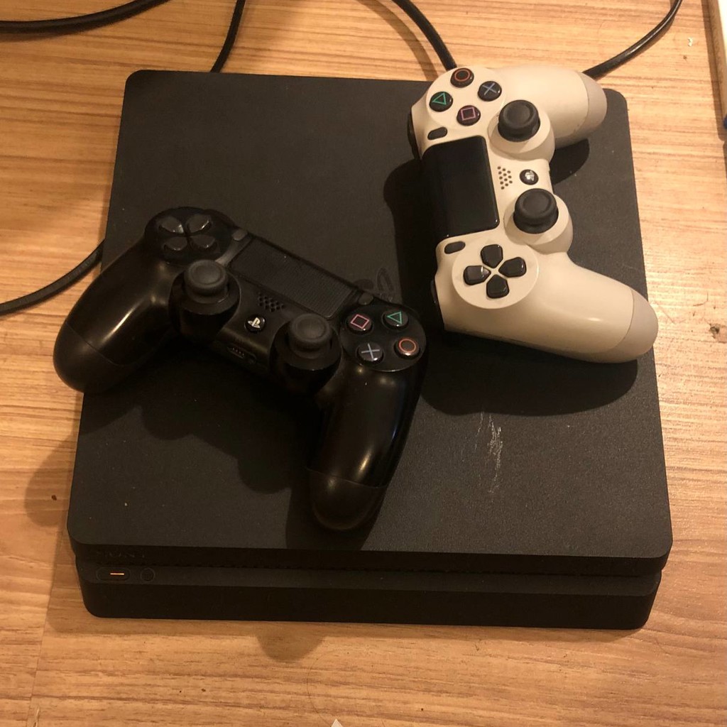 PlayStation 4 slim 500gb
