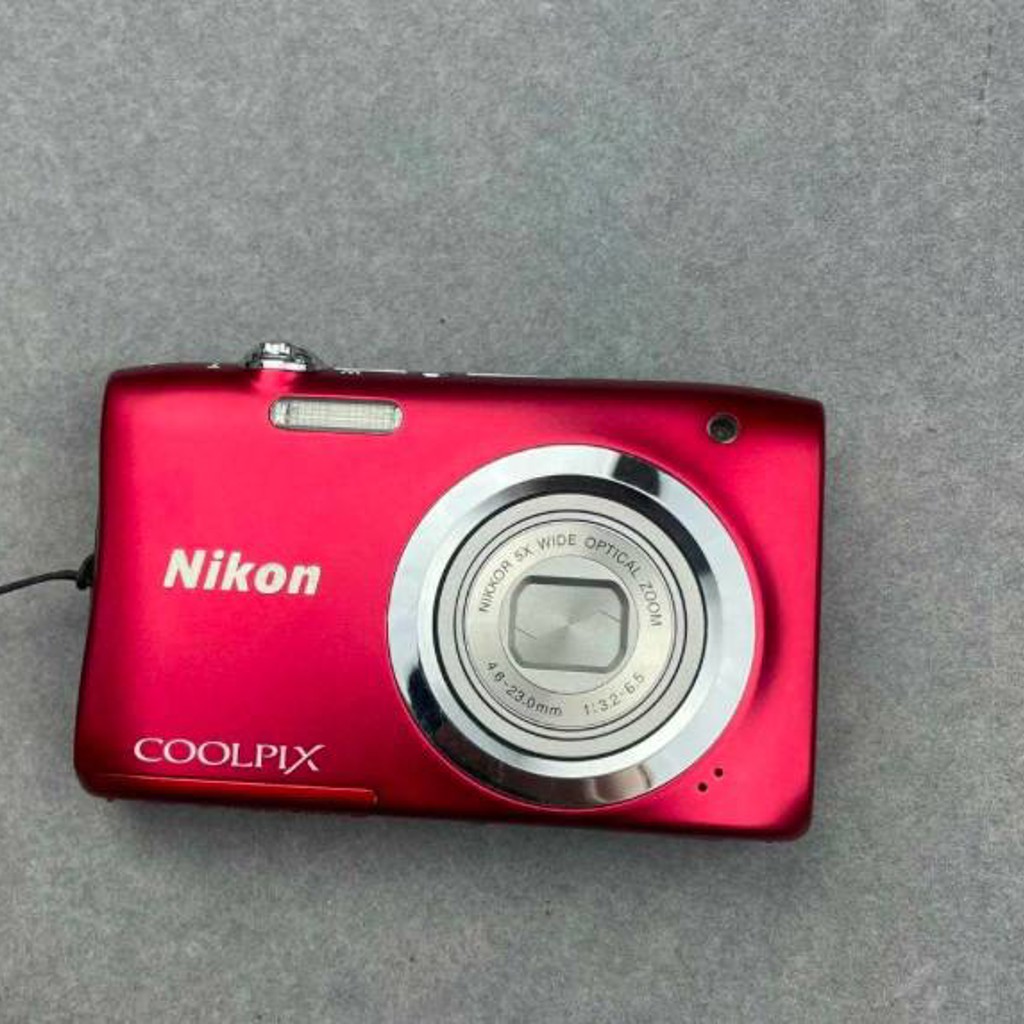 Цифровая камера Nikon Coolpix A100