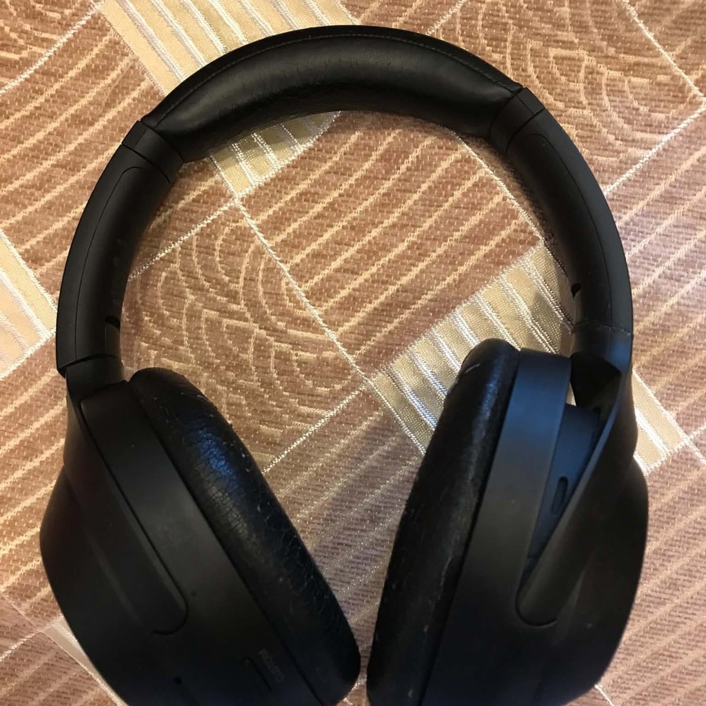 Наушники Sony WH-1000XM4