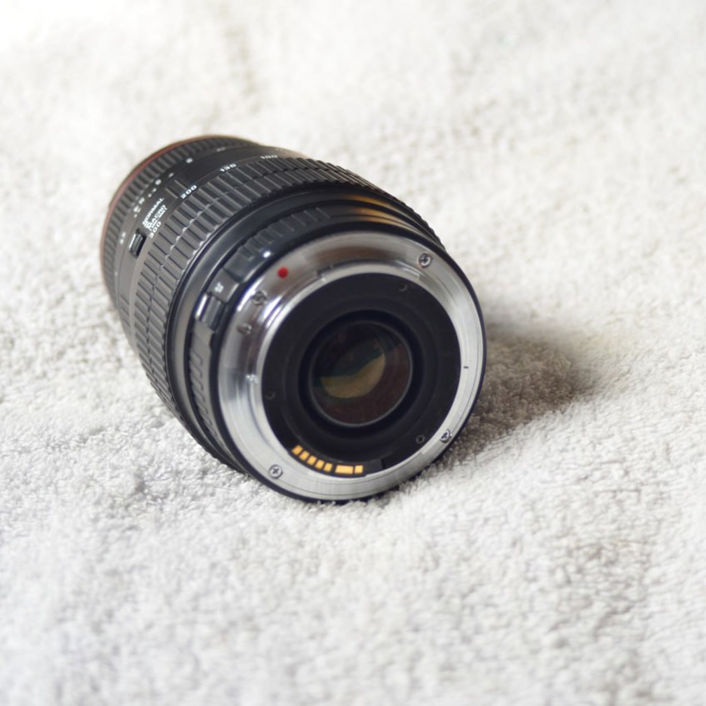 Объектив Sigma 70-300mm