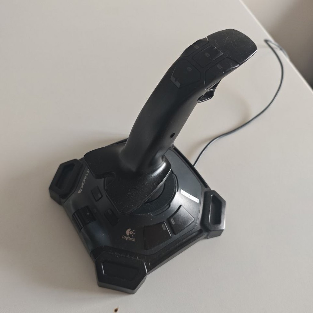 Джойстик Logitech Attack 3