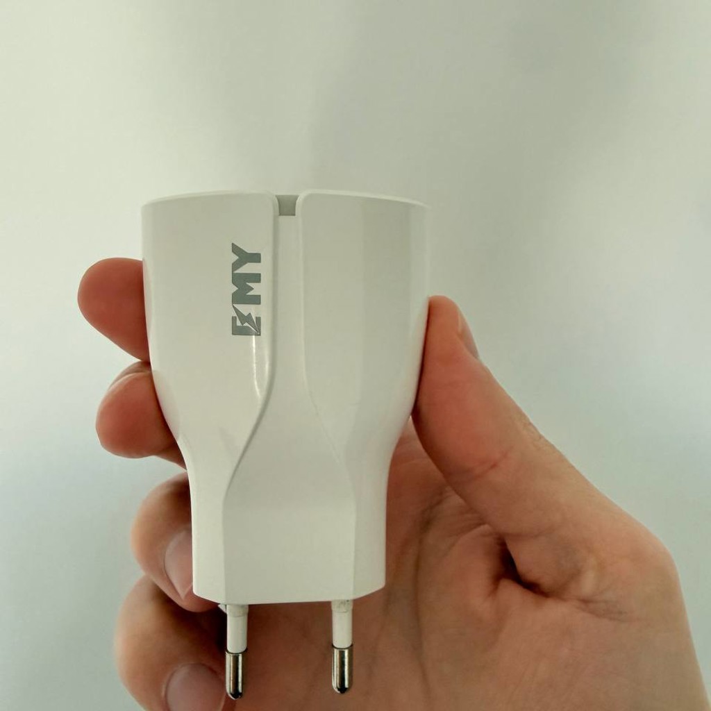 Сетевое зарядное устройство 2×USB White