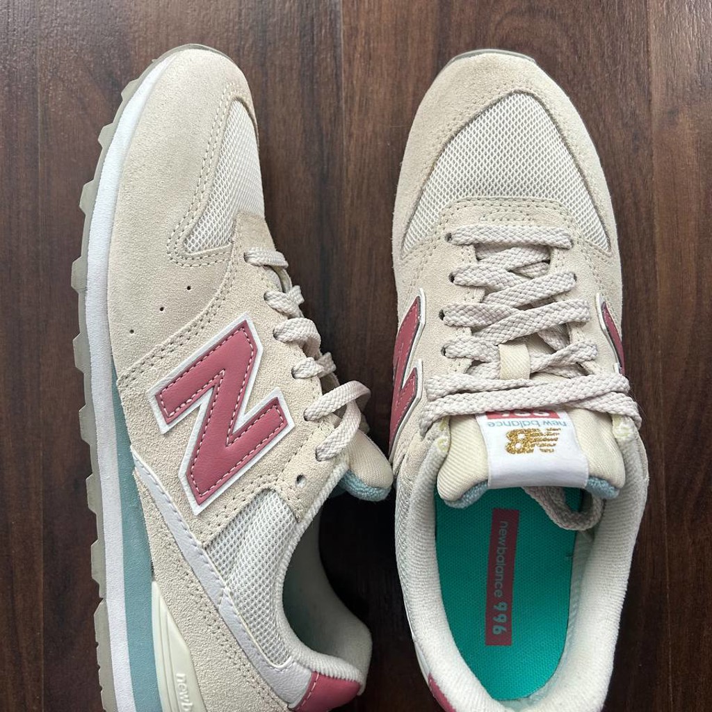 Женские кроссовки New Balance WL996WE
