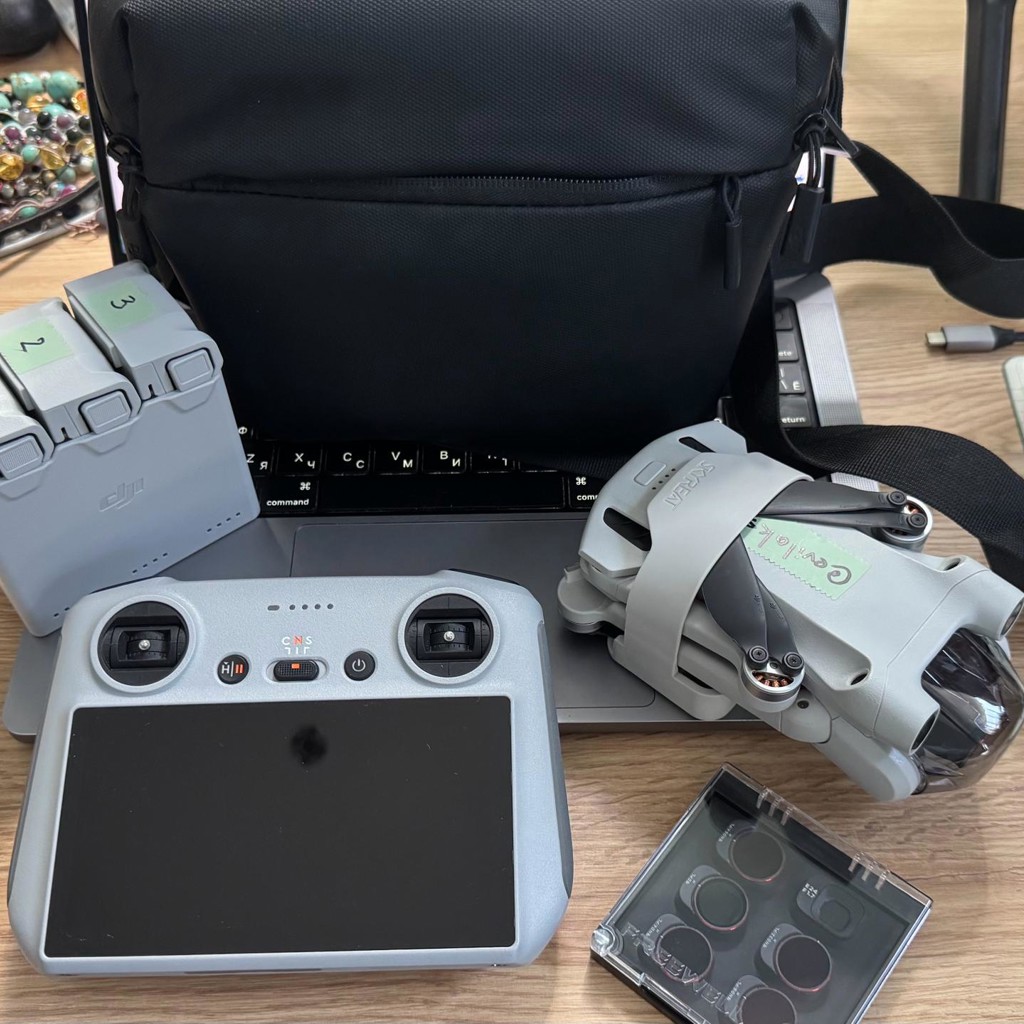 Квадрокоптер DJI Mini 3 Pro Fly More Combo