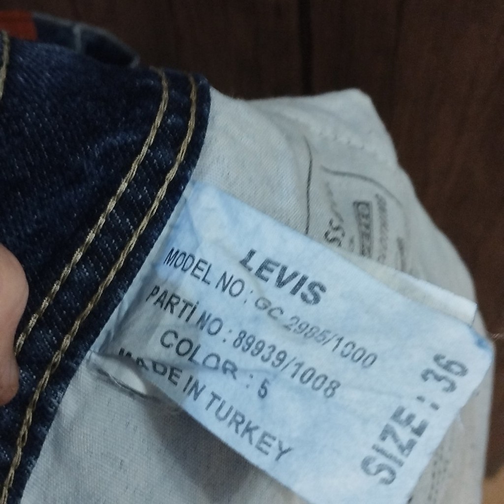 Джинсы Levis