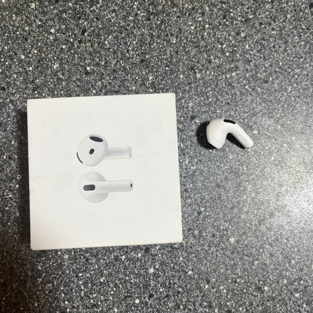 Наушник AirPods 4