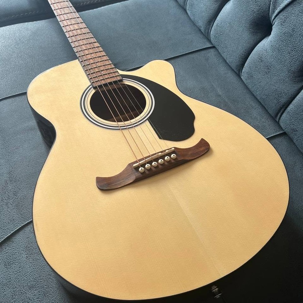 Электро акустическая гитара Fender FA 135 CE