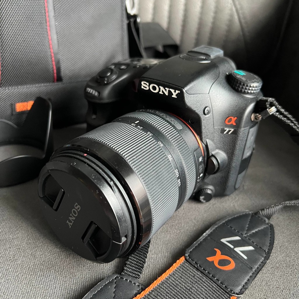 Фотокамера Sony A77