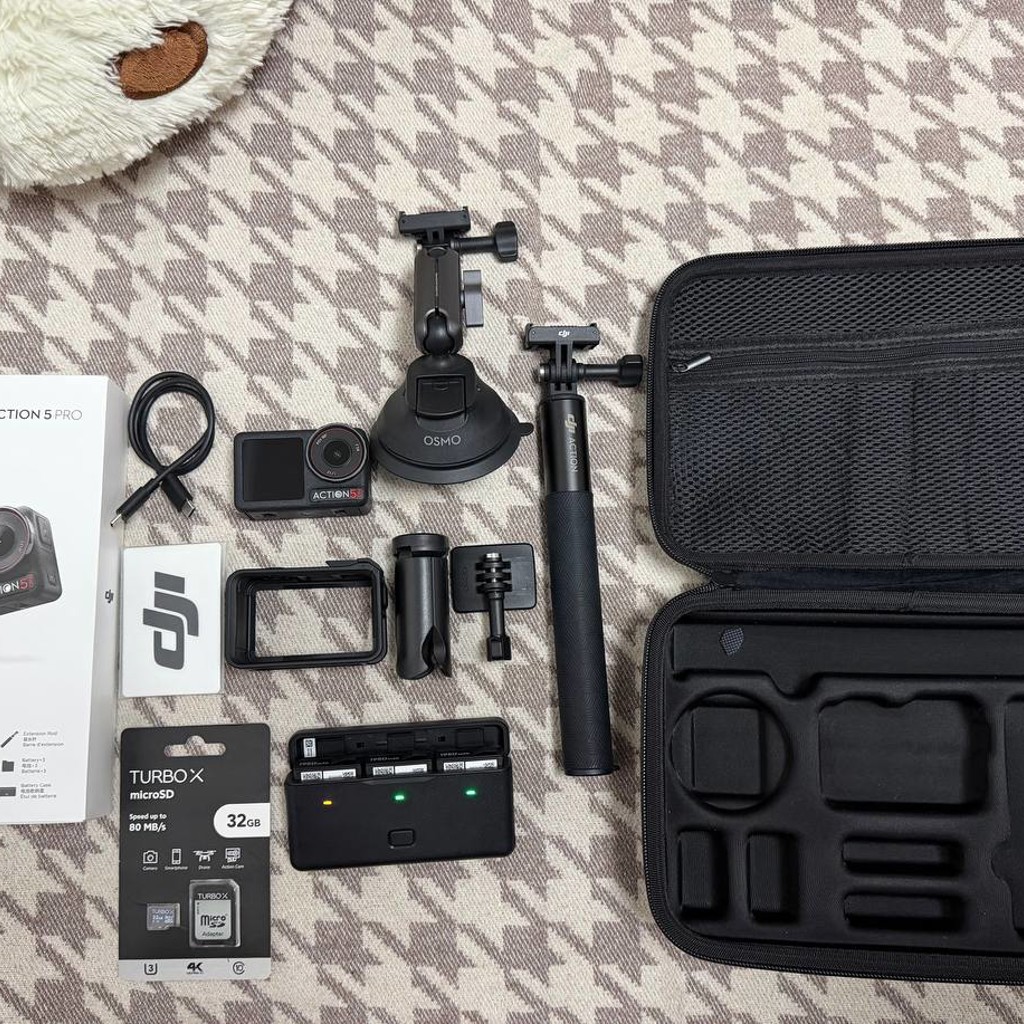 DJI Osmo Action 5 Pro Adventure Combo