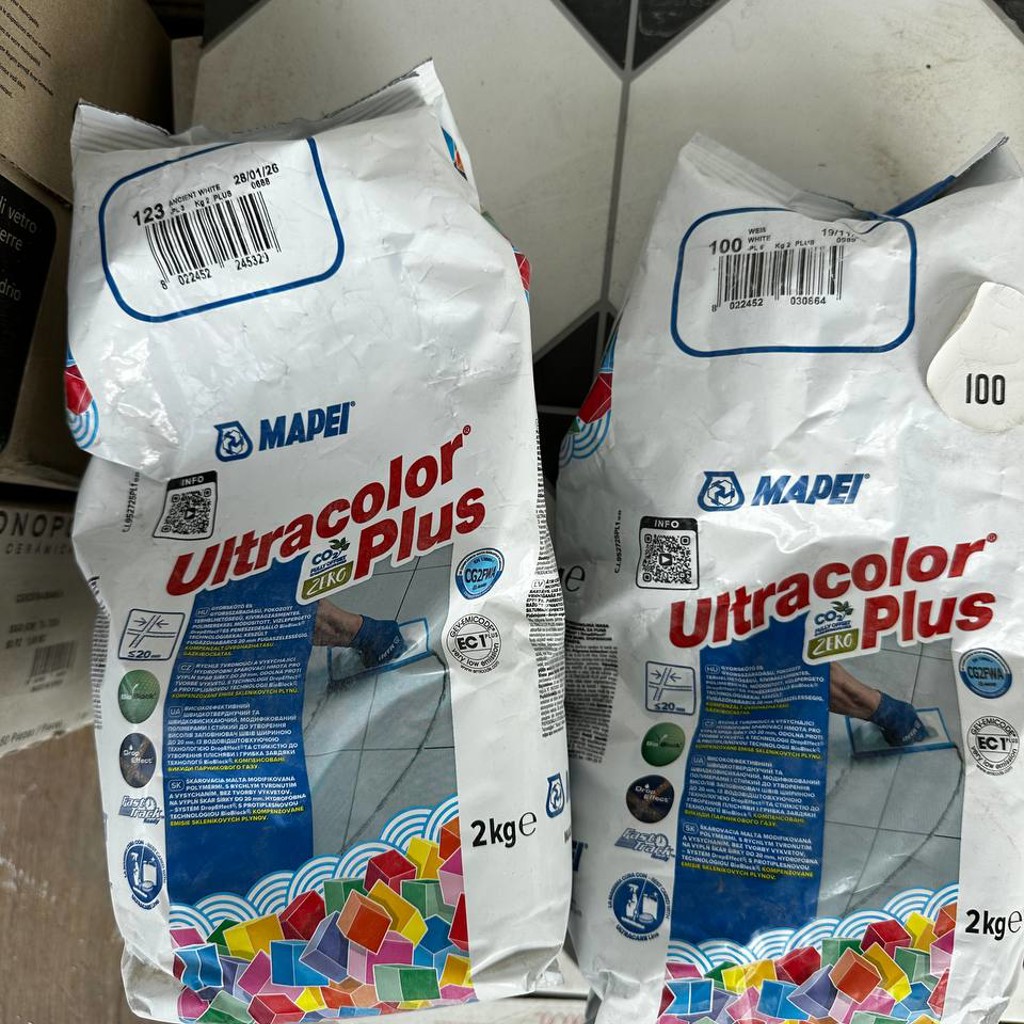 Затирка для плитки MAPEI Ultracolor Plus