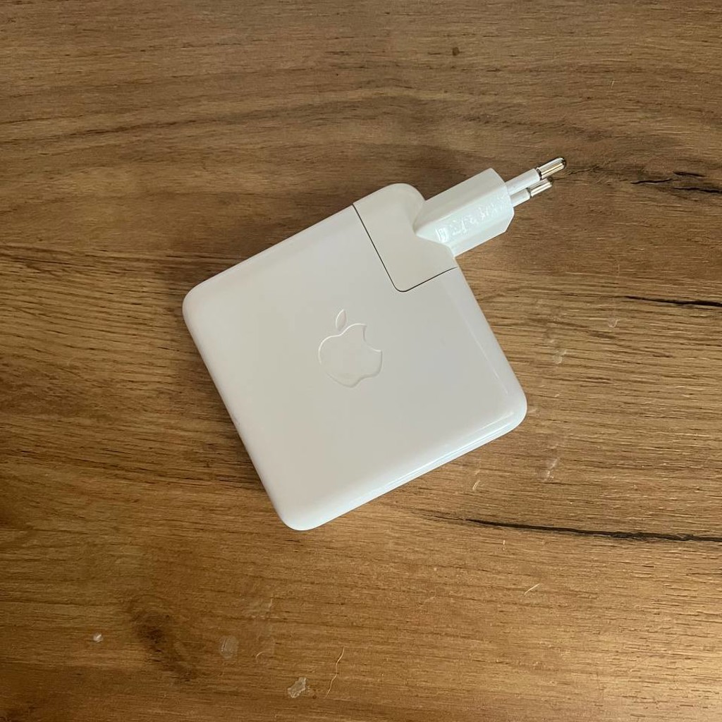 Адаптер для MacBook