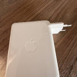 Apple USB-C адаптер питания 140W - фото 3