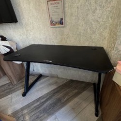 Компьютерный стол TRUST GXT710 LUMINUS PRO - фото 3