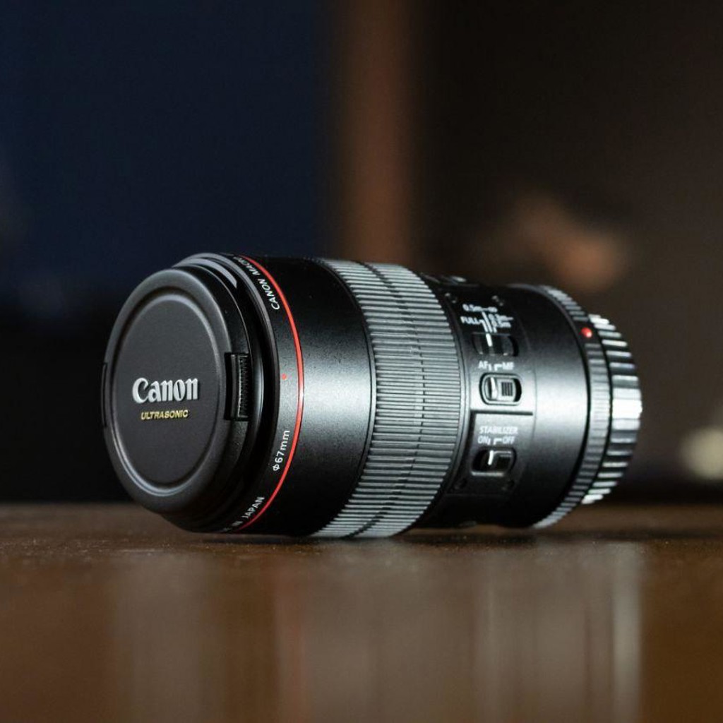 Объектив Canon EF 100mm f/2.8L Macro IS USM