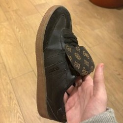 Женские кроссовки Guess - фото 2