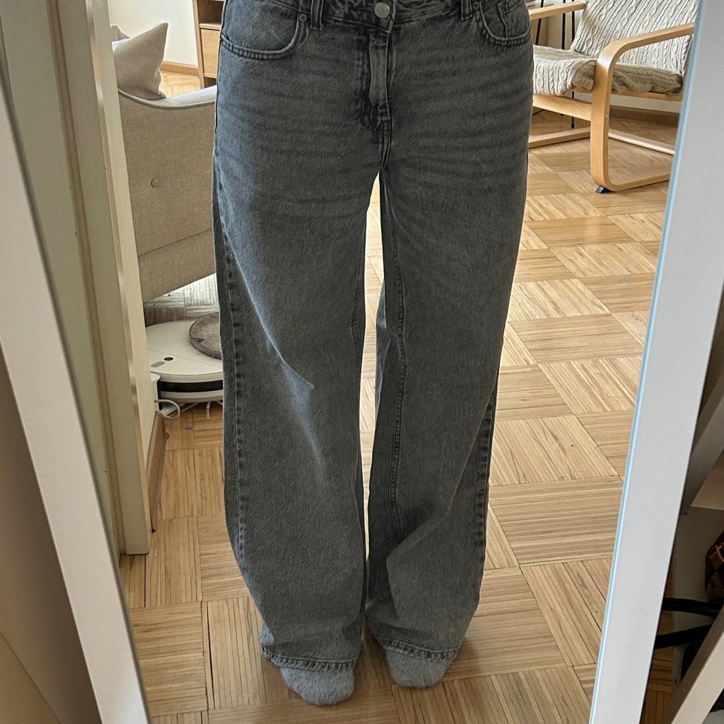 Серые джинсы pull&bear