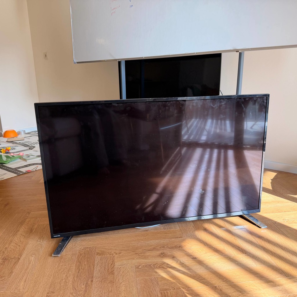 Телевизор Toshiba 49' 4K UHD