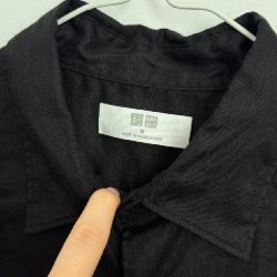 Черная рубашка UNIQLO - фото 4