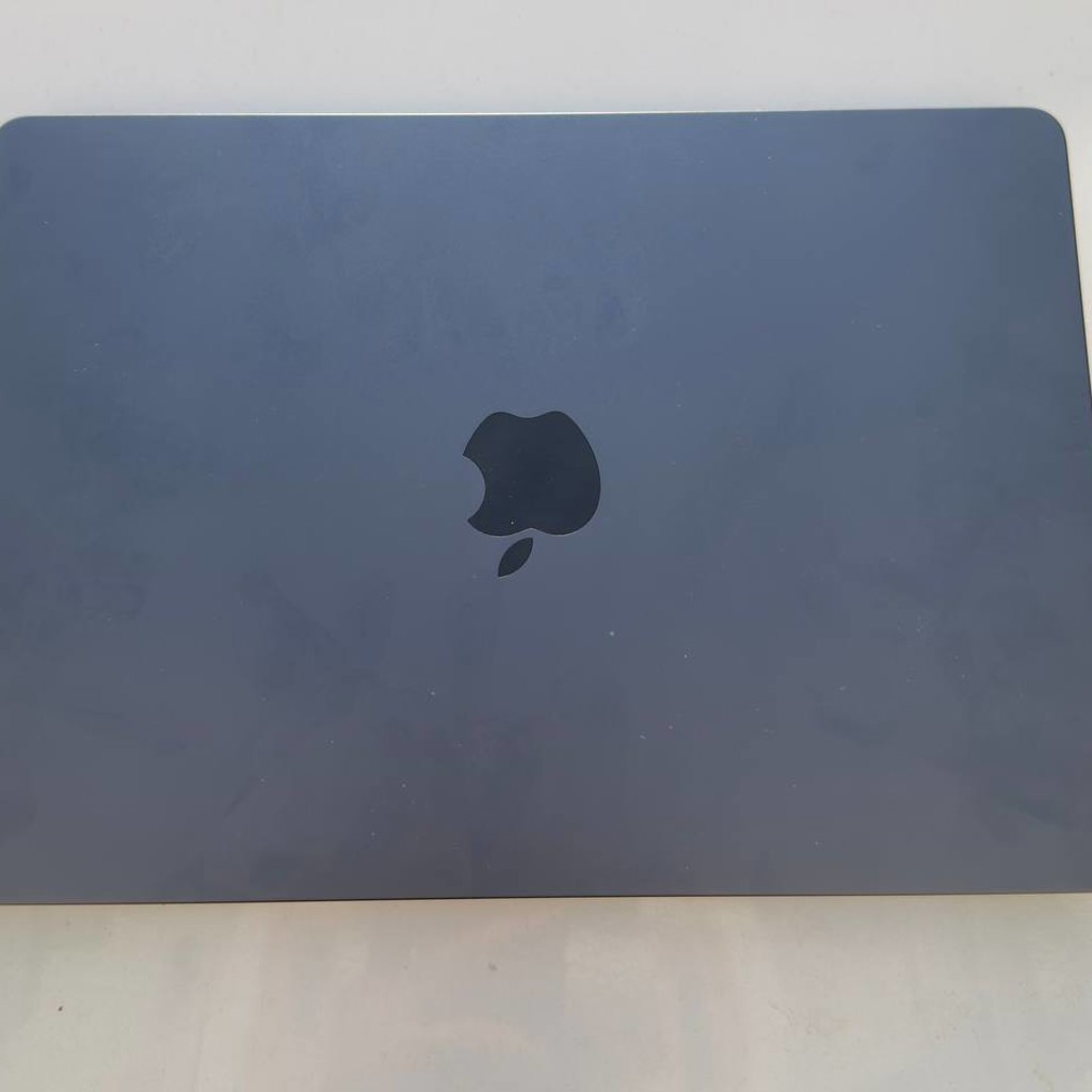 Apple MacBook Air 13 дюймов (2022)
