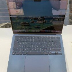 Apple MacBook Air 13 дюймов (2022) - фото 2