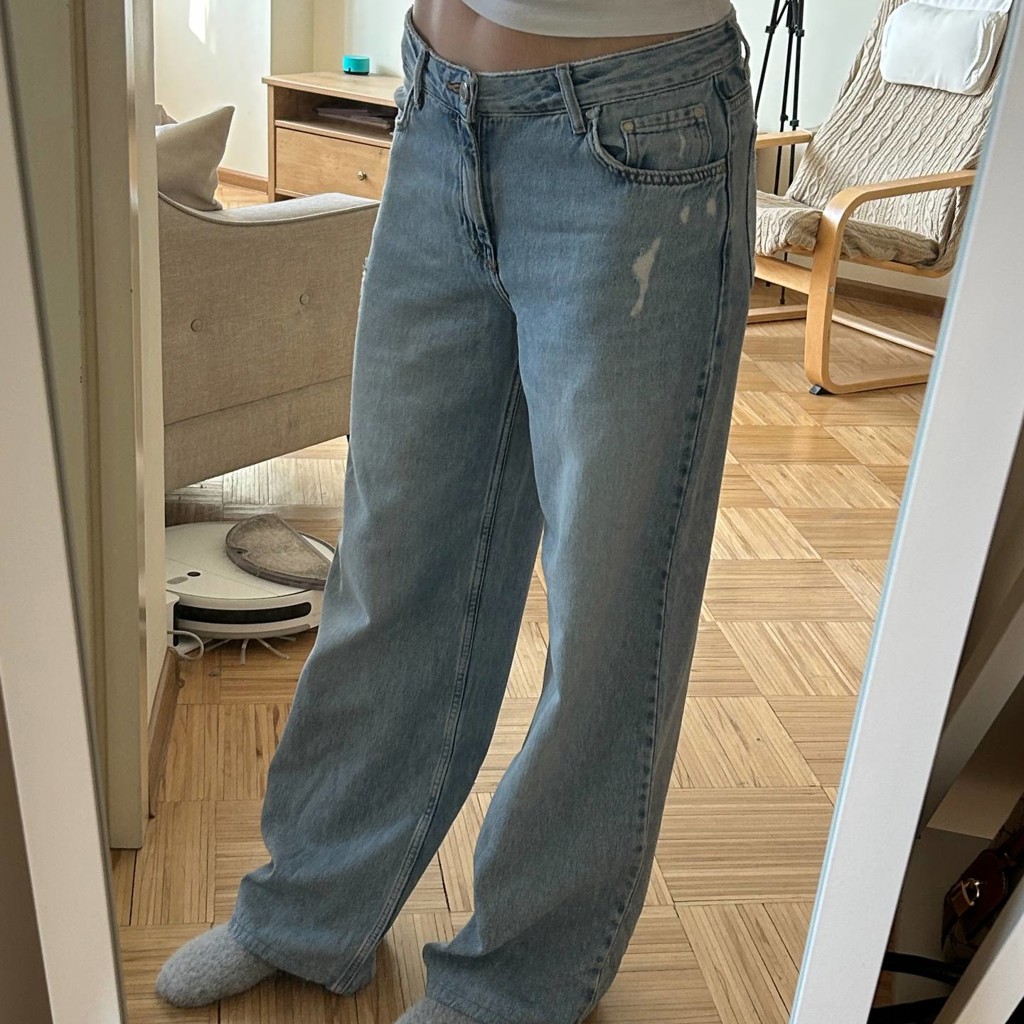 Голубые джинсы pull&bear