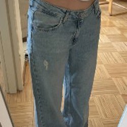 Голубые джинсы pull&bear - фото 4