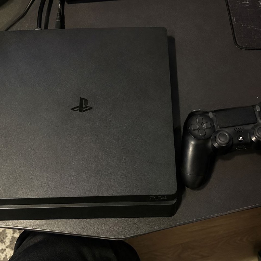 PlayStation 4 Slim