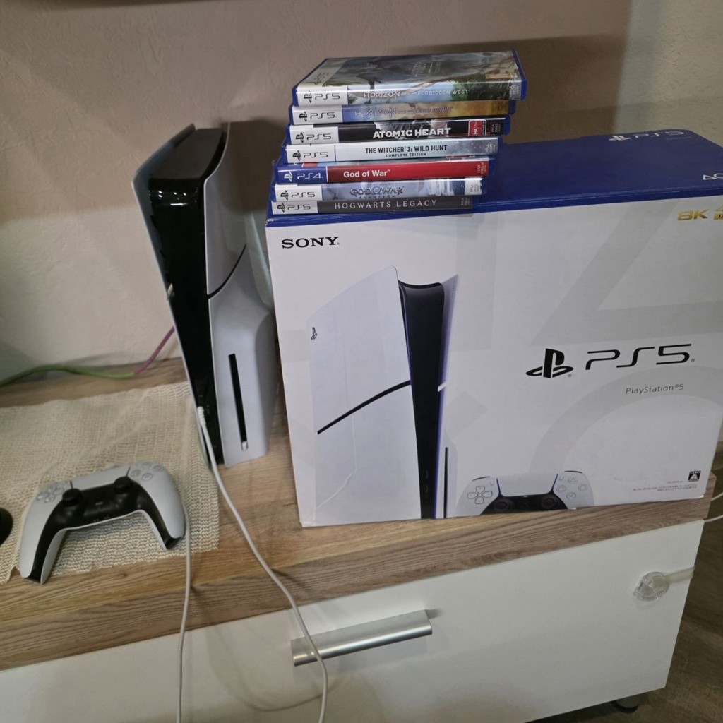 PlayStation 5 Slim, Disc Edition
