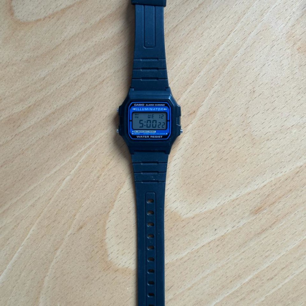 Casio F-105W-1A Illuminator