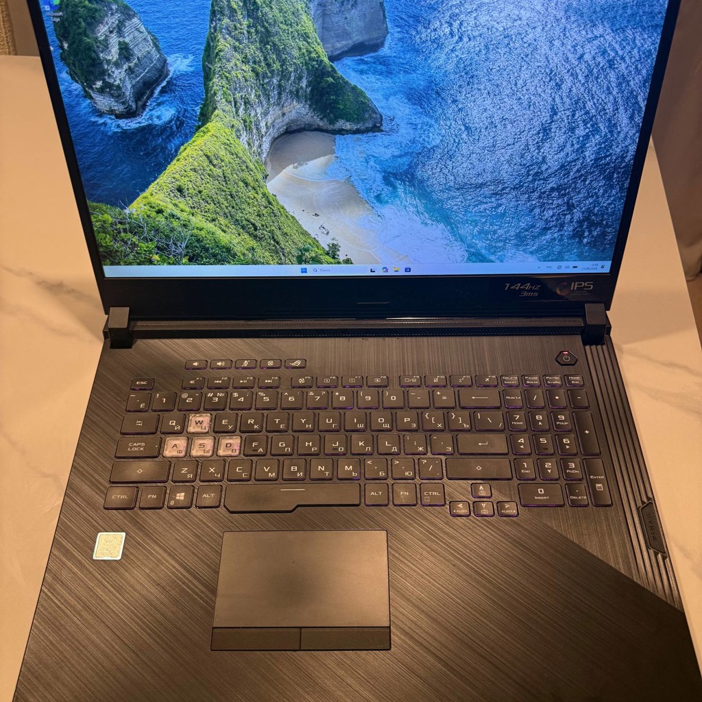 Игровой ноутбук ASUS ROG Strix