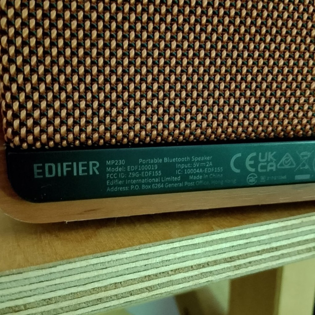 Bluetooth-колонка Edifier MP230