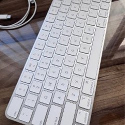 Magic Keyboard для iPad Air M2, M3, M4 - фото 1