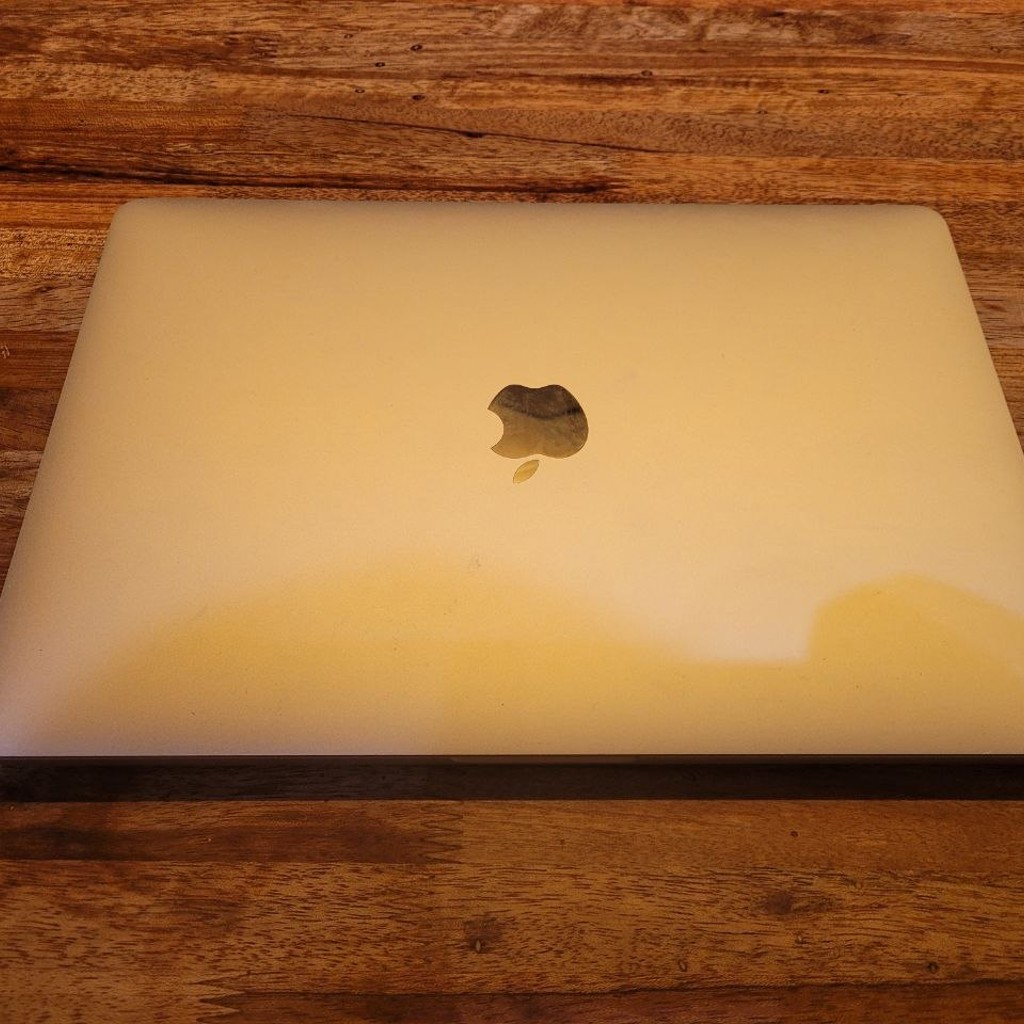 Nерабочий macbook