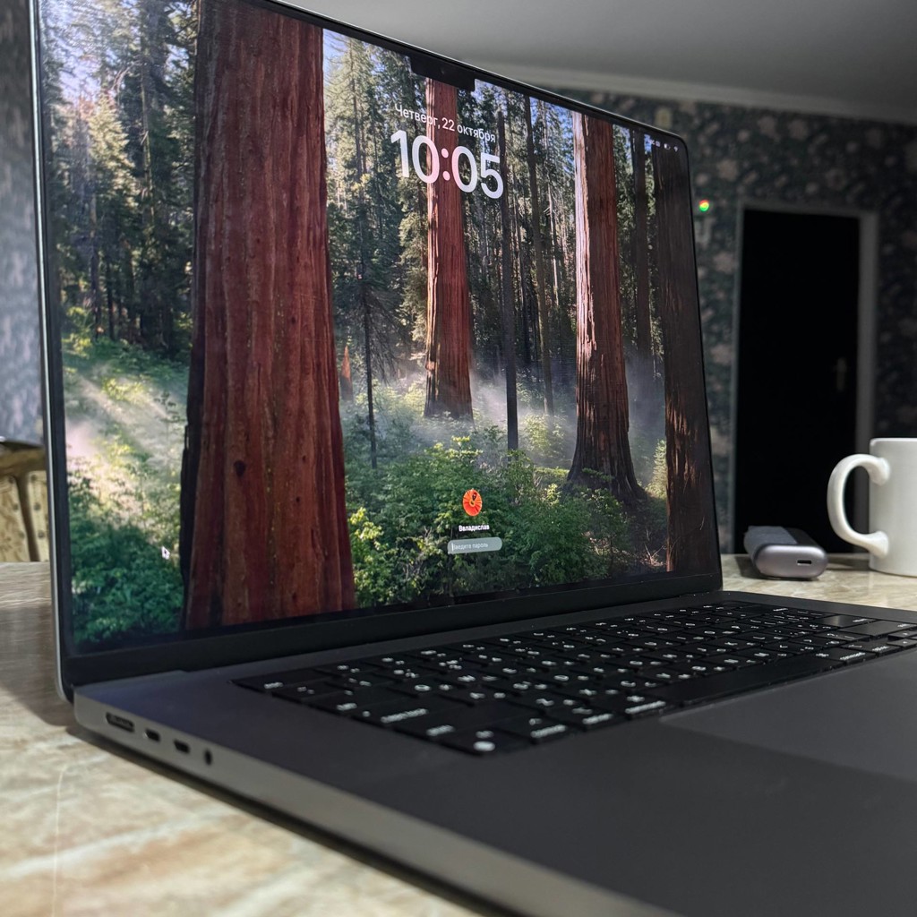 Apple MacBook Pro 16″ (2021)