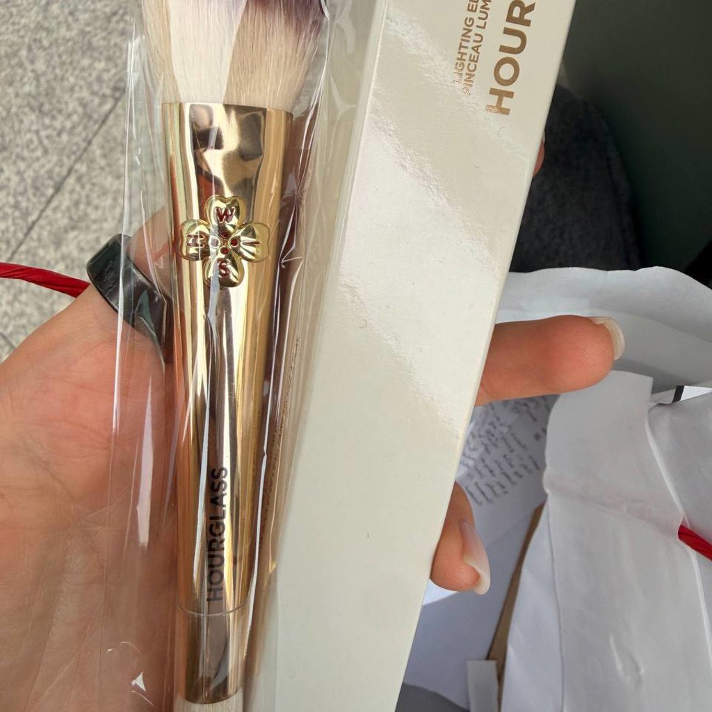 Кисть Hourglass Wish