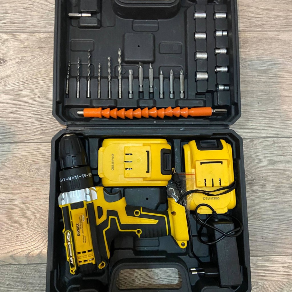 Аккумуляторный шуруповёрт DeWALT