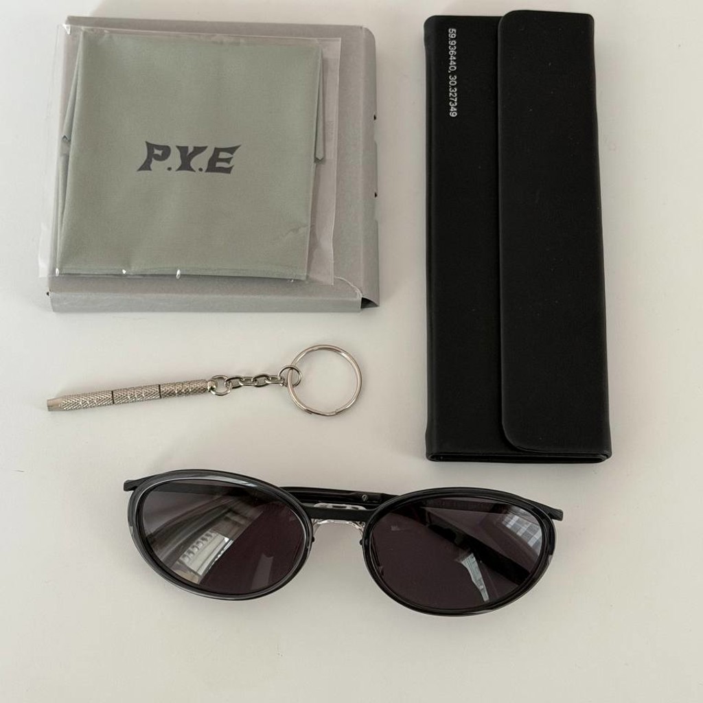Солнцезащитные очки PYE