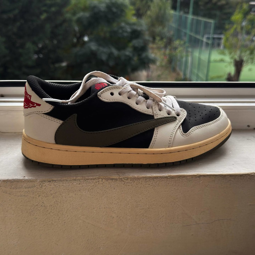 AIR JORDAN 1 LOW X TRAVIS SCOTT OLIVE