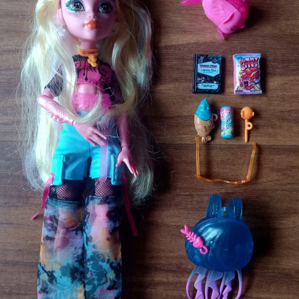 Шарнирная кукла Monster High Лагуна Блю