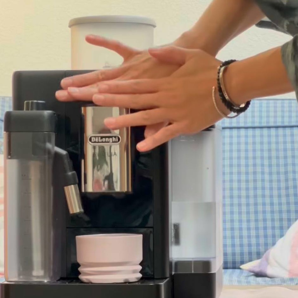 Автоматическая кофемашина Delonghi Rivelia