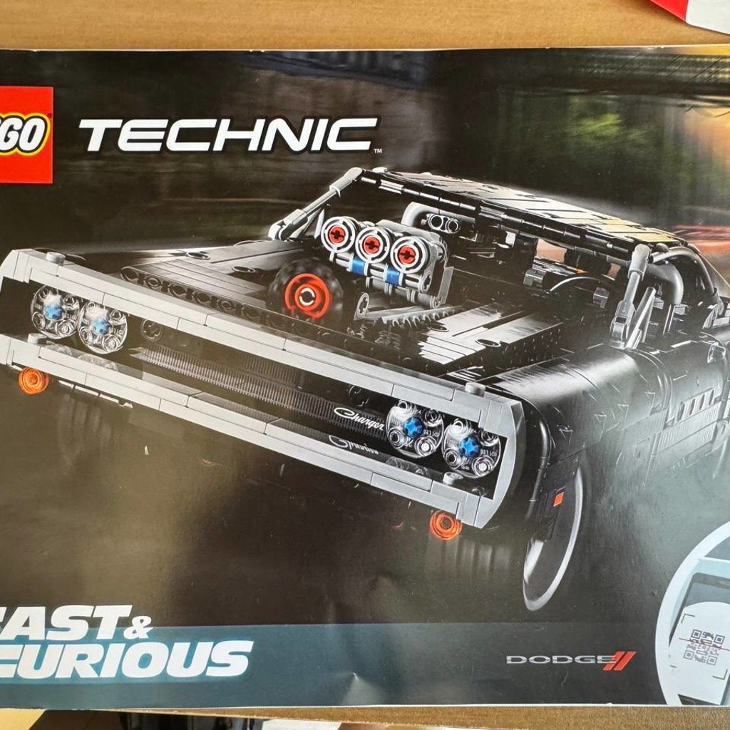 Lego Technic Fast and Furious Dom’s Dodge Charger