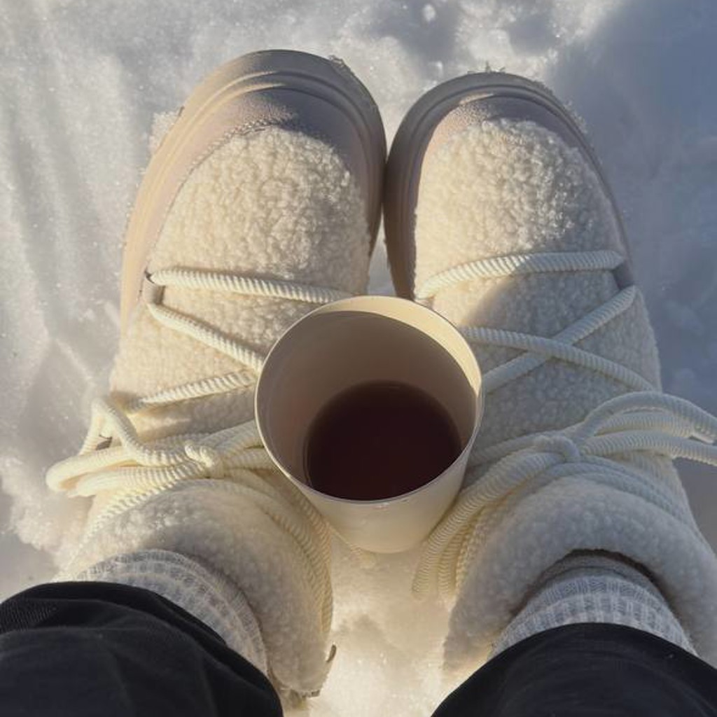 Зимние снежные белые ботинки
